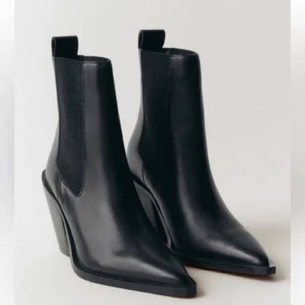 100% Leather Pointed Toe Western Ankle Boots in Black-NWT